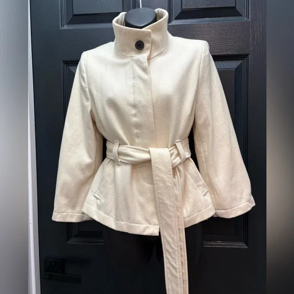 Old Navy Cream Peacoat for Women - Picture 3 of 9